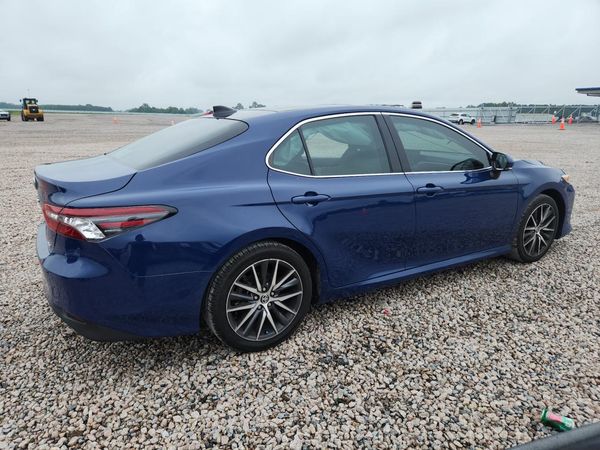 2023 TOYOTA CAMRY XLE