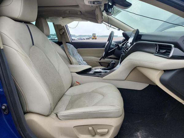2023 TOYOTA CAMRY XLE