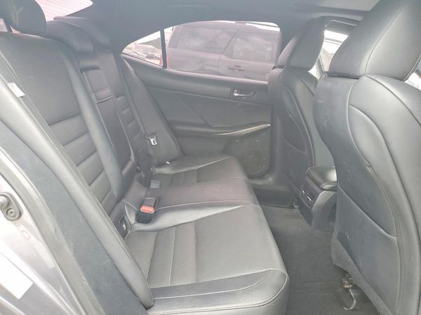 2016 LEXUS IS 200t
