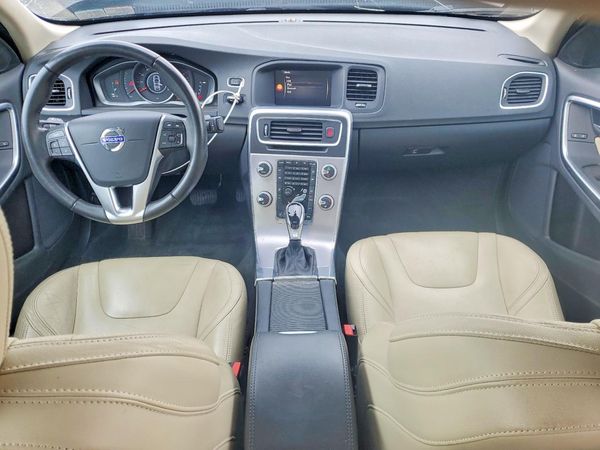 2017 VOLVO S60 Dynamic
