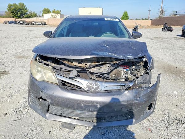 2014 TOYOTA CAMRY