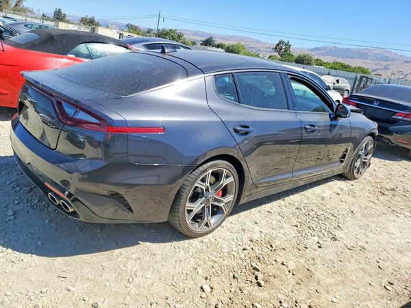 2019 KIA STINGER GT2