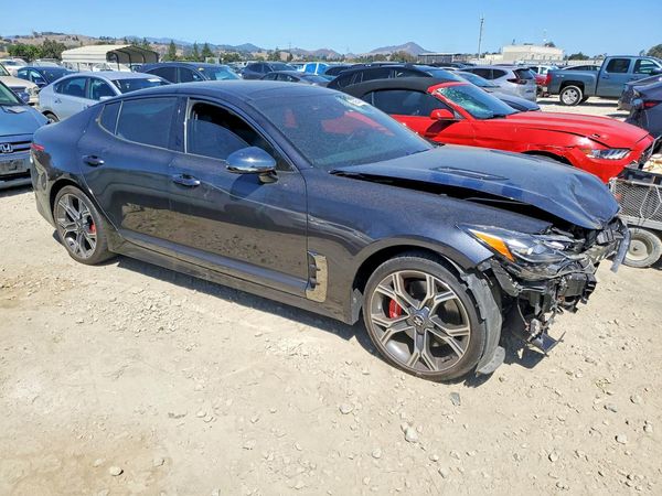 2019 KIA STINGER GT2