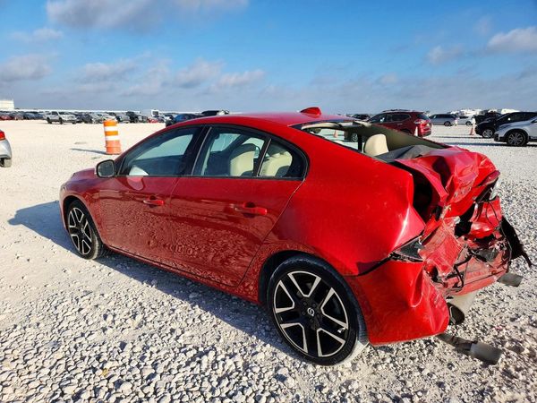 2018 VOLVO S60