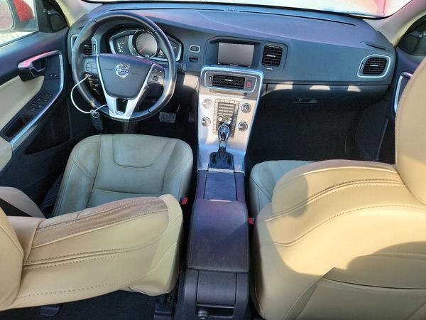 2018 VOLVO S60