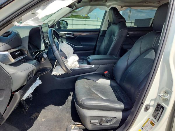 2020 TOYOTA HIGHLANDER
