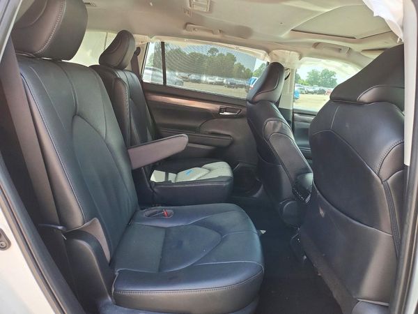 2020 TOYOTA HIGHLANDER