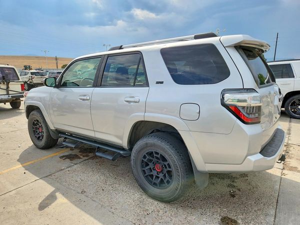 2022 TOYOTA 4RUNNER SR5