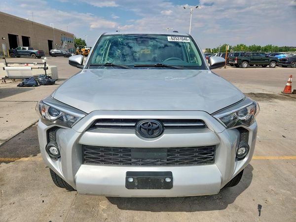 2022 TOYOTA 4RUNNER SR5