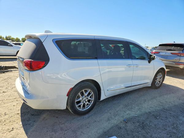 2017 CHRYSLER PACIFICA LX
