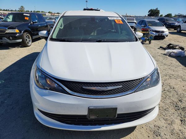 2017 CHRYSLER PACIFICA LX