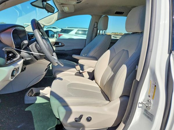 2017 CHRYSLER PACIFICA LX