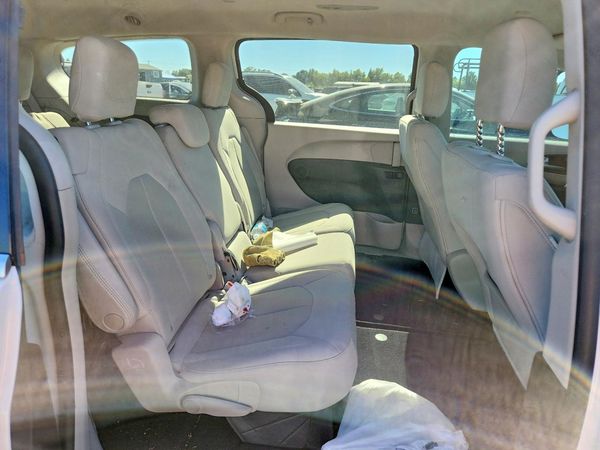 2017 CHRYSLER PACIFICA LX