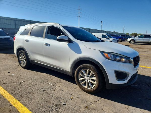 2016 KIA SORENTO L / LX