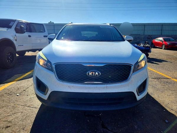 2016 KIA SORENTO L / LX