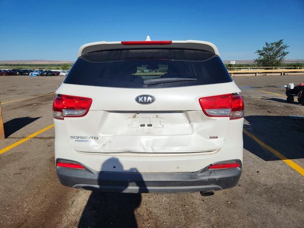 2016 KIA SORENTO L / LX