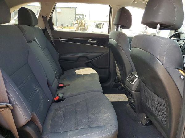 2017 KIA SORENTO L, LX