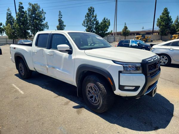 2025 NISSAN FRONTIER — Passenger 3/4