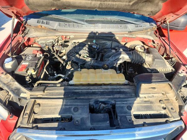 2017 FORD F150 SuperCrew — Engine bay