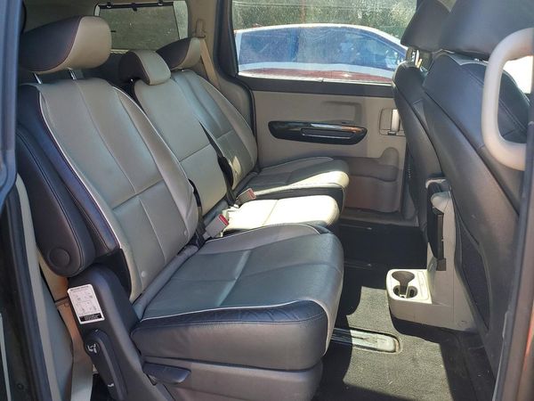2016 KIA SEDONA EX - Middle level