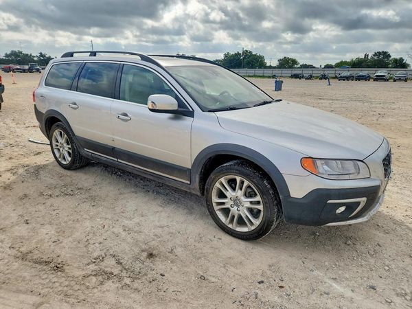 2016 VOLVO XC70