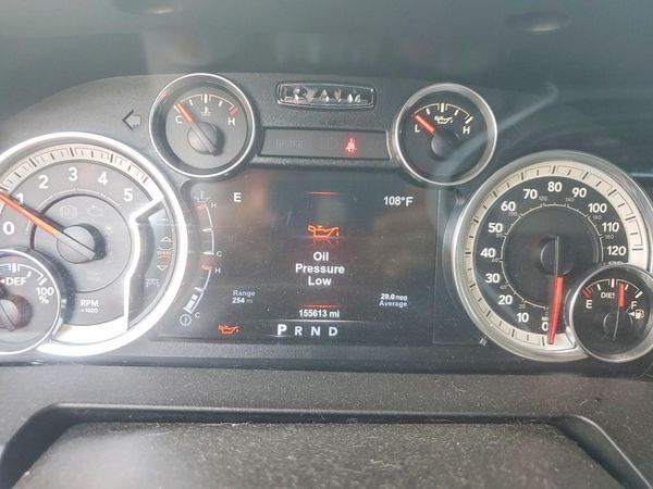 2015 RAM 1500 SLT CREW CAB 4X4