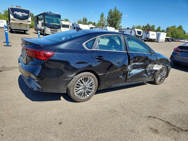 2022 KIA FORTE GT Line