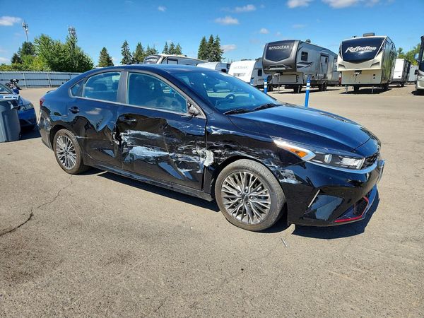 2022 KIA FORTE GT Line