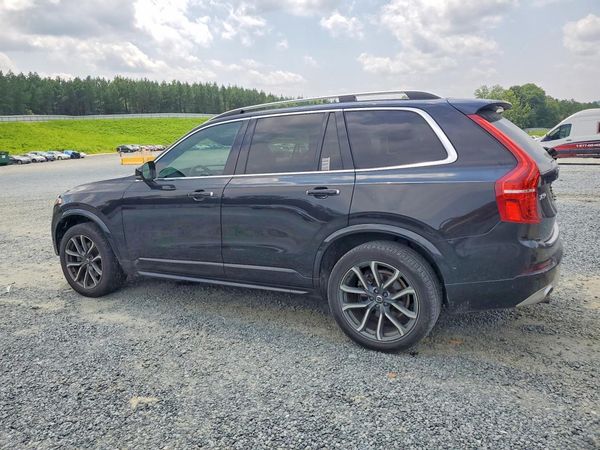 2018 VOLVO XC90 Momentum