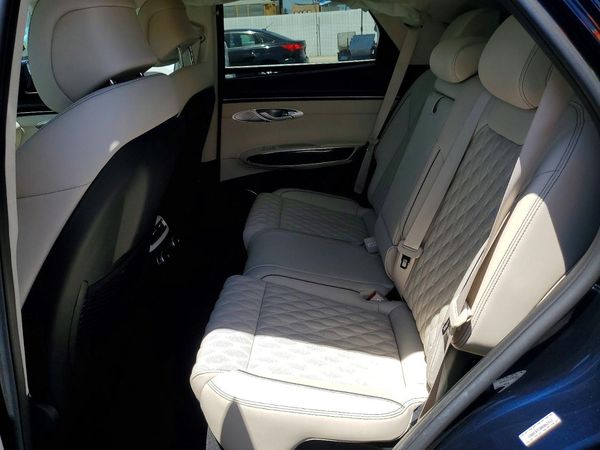 2022 GENESIS GV70