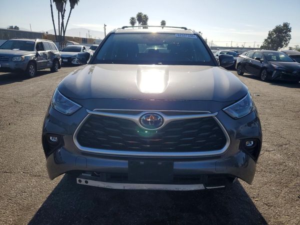 2020 TOYOTA HIGHLANDER XLE Nav