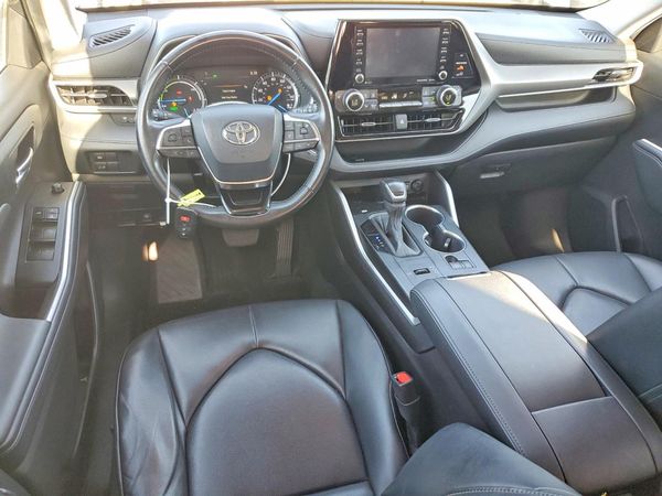 2020 TOYOTA HIGHLANDER XLE Nav