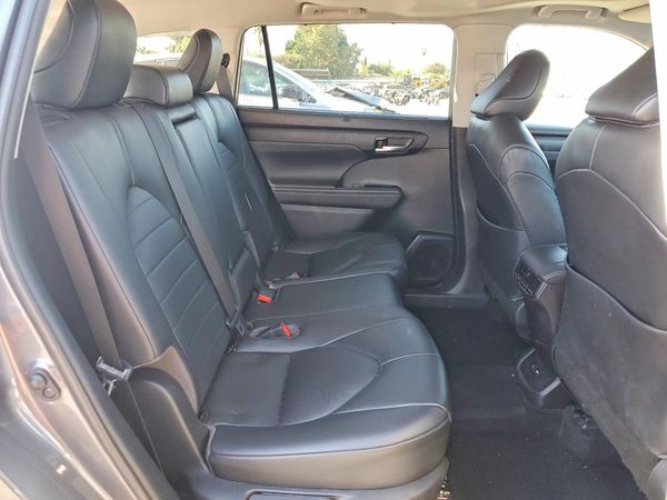 2020 TOYOTA HIGHLANDER XLE Nav