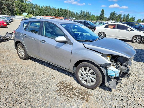 2013 MAZDA 3 Touring/GS