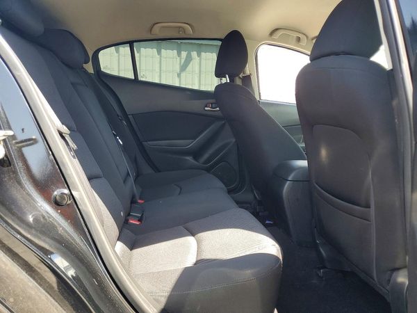 2015 MAZDA 3 Touring/GS