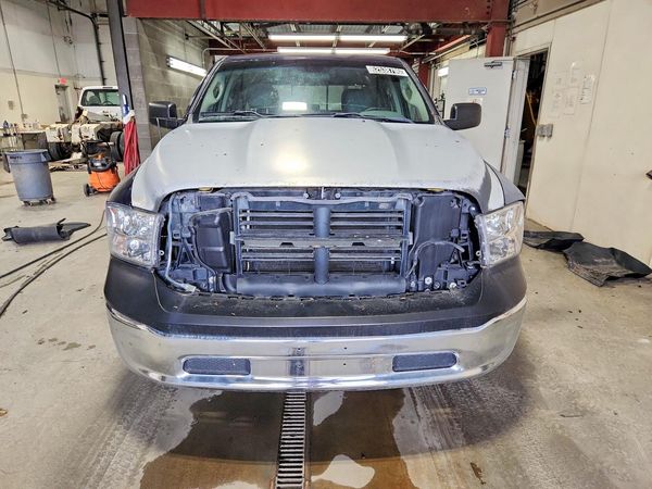 2018 RAM 1500 SLT