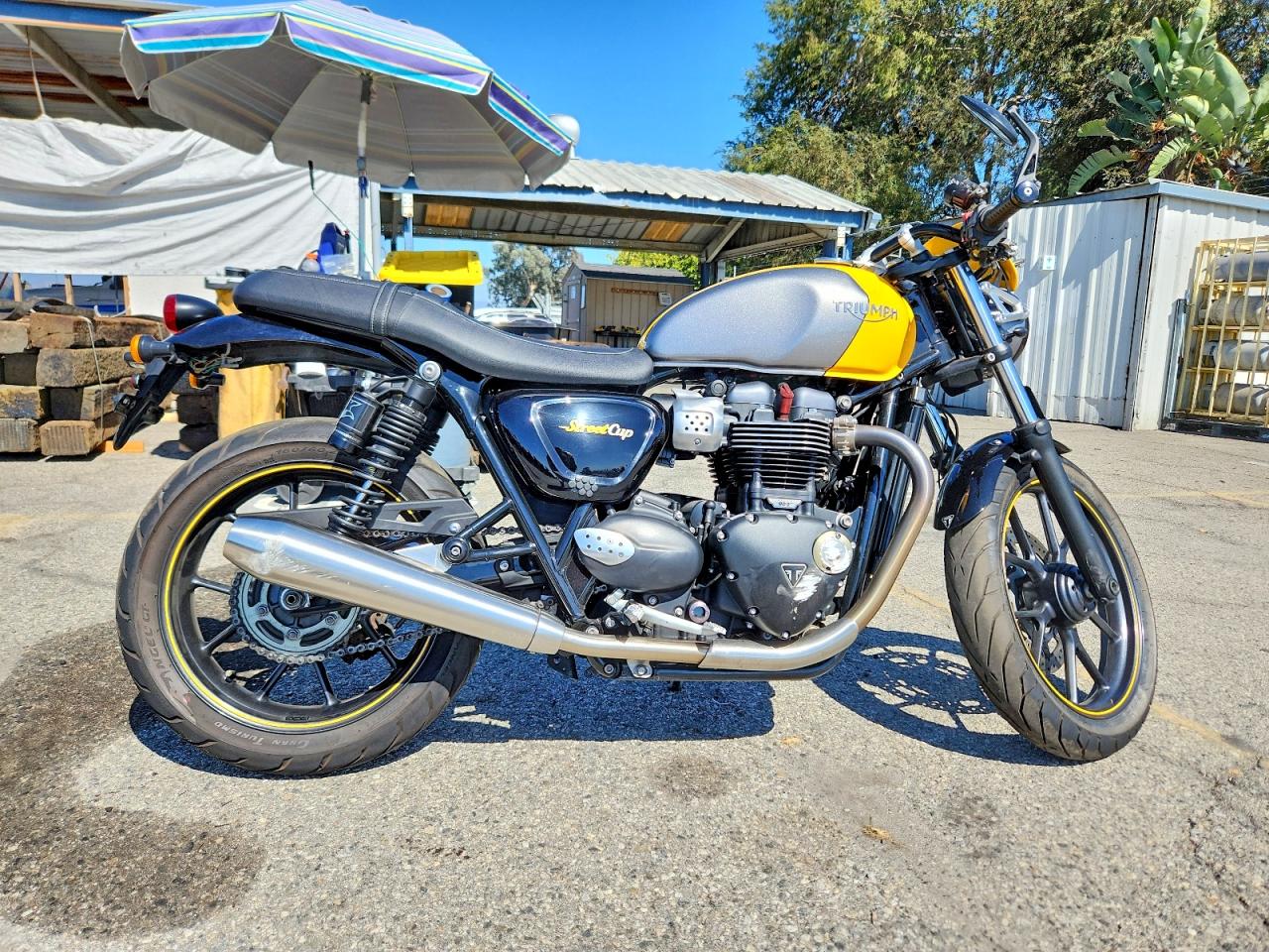 2017 TRIUMPH MOTORCYCLE STREET