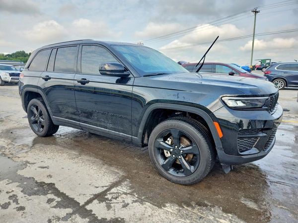 2025 JEEP GRAND CHEROKEE Laredo, Altitude
