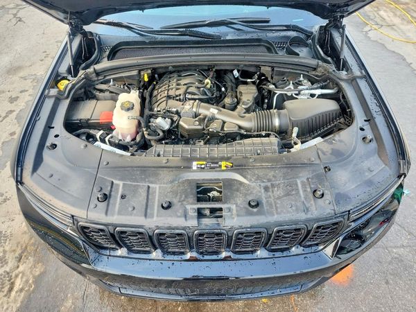 2025 JEEP GRAND CHEROKEE Laredo, Altitude