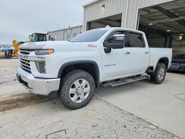 2020 CHEVROLET SILVERADO — DSFA — Front 3/4