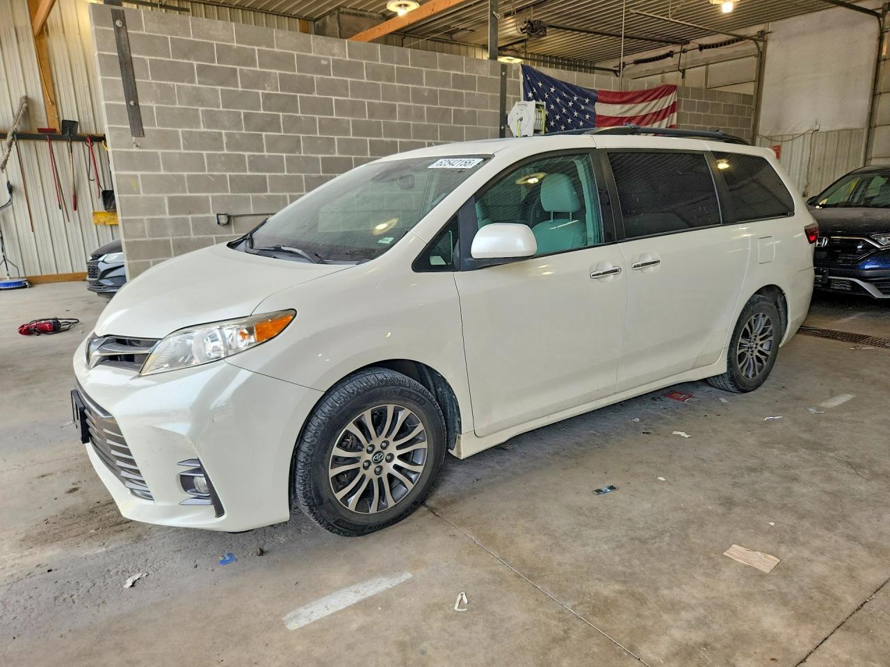 2018 TOYOTA SIENNA