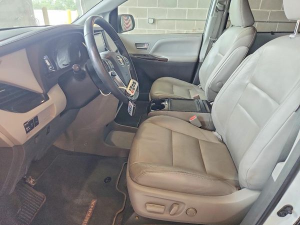 2018 TOYOTA SIENNA