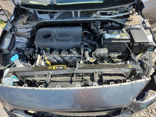 2018 HYUNDAI ACCENT SE and SEL