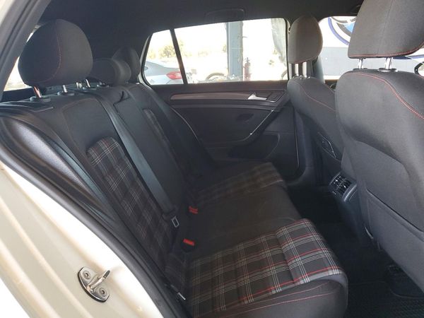 2019 VOLKSWAGEN GTI