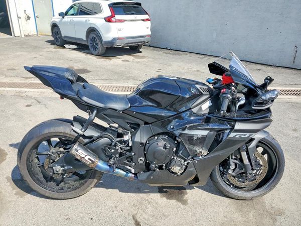 2024 YAMAHA YZF R1