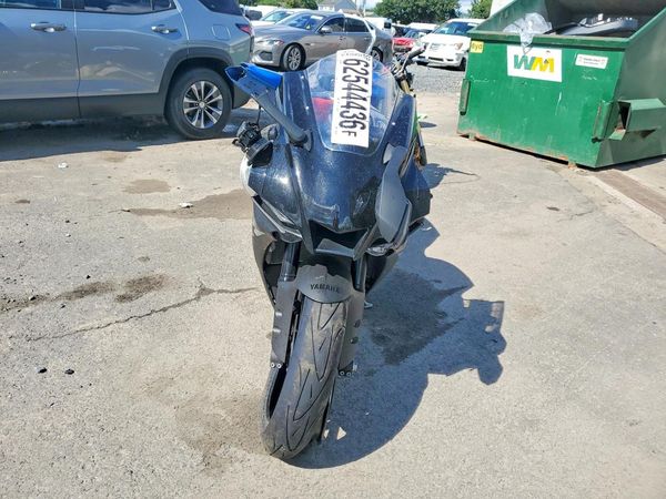 2024 YAMAHA YZF R1