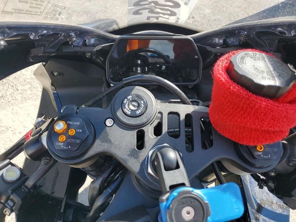 2024 YAMAHA YZF R1