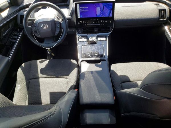 2025 TOYOTA BZ4X