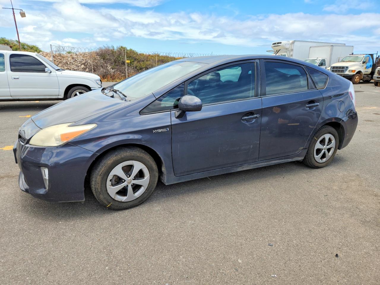 2013 TOYOTA PRIUS