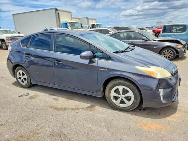 2013 TOYOTA PRIUS
